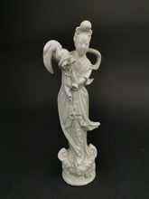 Load image into Gallery viewer, Antique Guanyin de Chine Geisha Lady Statue Figurine Chinese Sculpture Signed 19cm Medium