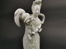 Load image into Gallery viewer, Antique Guanyin de Chine Geisha Lady Statue Figurine Chinese Sculpture Signed 19cm Medium