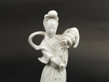 Load image into Gallery viewer, Antique Guanyin de Chine Geisha Lady Statue Figurine Chinese Sculpture Signed 15cm Medium