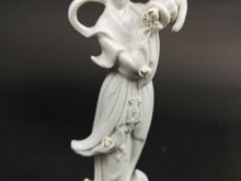 Load image into Gallery viewer, Antique Guanyin de Chine Geisha Lady Statue Figurine Chinese Sculpture Signed 15cm Medium