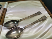 Load image into Gallery viewer, Vintage Celtic Knot Teaspoons Tea Spoons Set in Original Presentation Box Set of 6 Silver Plated Art Deco Original
