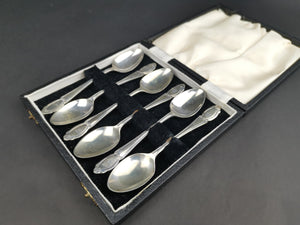 Vintage Silver Plated Tea Spoons Teaspoon Set of 6 in Original Presentation Box Lined with Velvet and Satin 1920's - 1930's