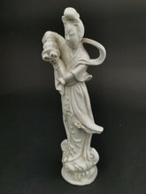 Load image into Gallery viewer, Antique Guanyin de Chine Geisha Lady Statue Figurine Chinese Sculpture Signed 19cm Medium
