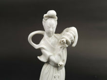 Load image into Gallery viewer, Antique Guanyin de Chine Geisha Lady Statue Figurine Chinese Sculpture Signed 15cm Medium

