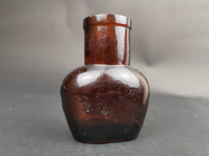 Antique Oxo Jar Amber Glass 1910